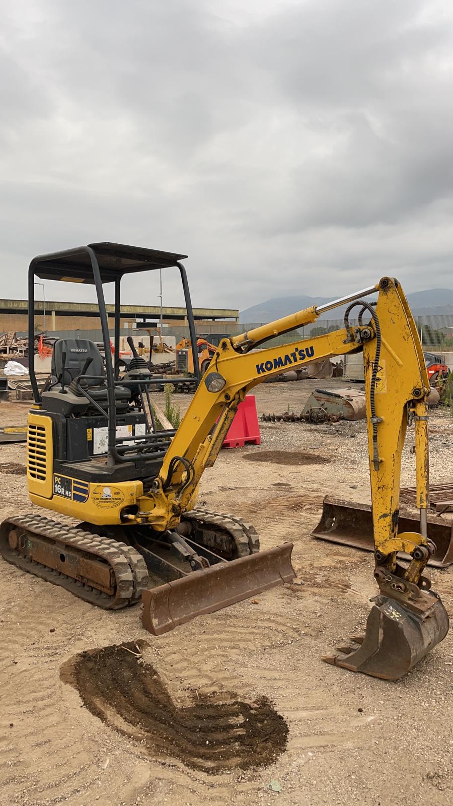escavatore_Komatsu_PC16R