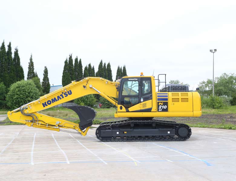 PC210 escavatore a noleggio