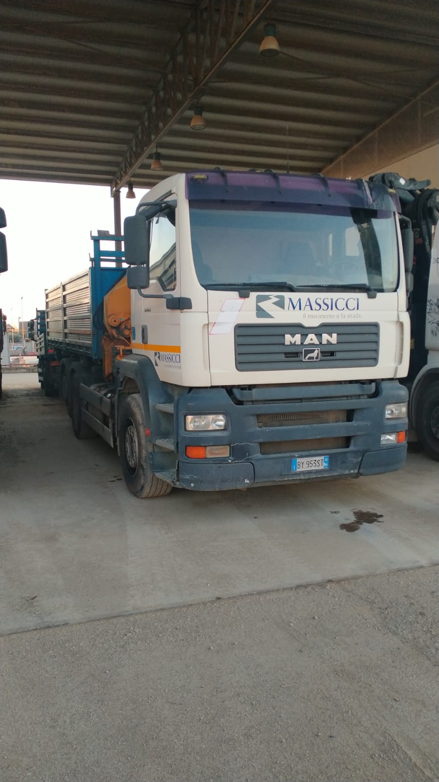 noleggio_camion_man_con_gru